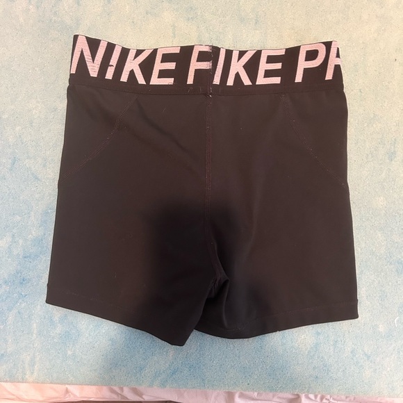 Black Nike Pros - Picture 2 of 3
